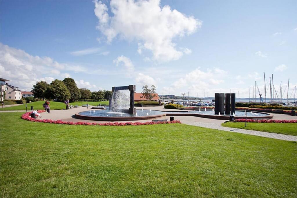 Kongensgate, Koselig Liten Leilighet, 5 Min Unna Sentrum Kristiansand Exterior foto